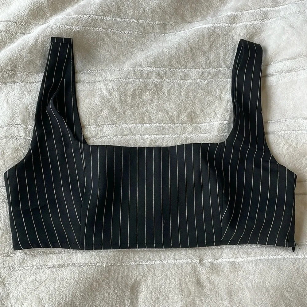 💰Princess Polly crop top NWOT pin strip size 6